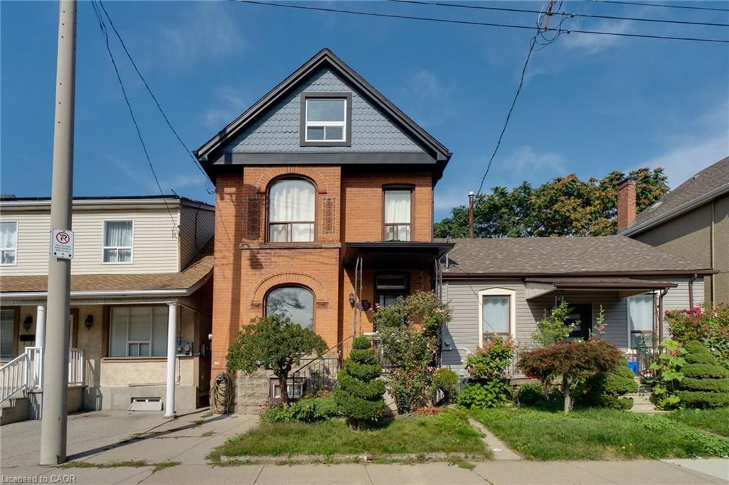 Single Family Residence for sale at 23 Oak Avenue, Hamilton, ON, L8L 5M7 - Landsdale - MLS: 40864078