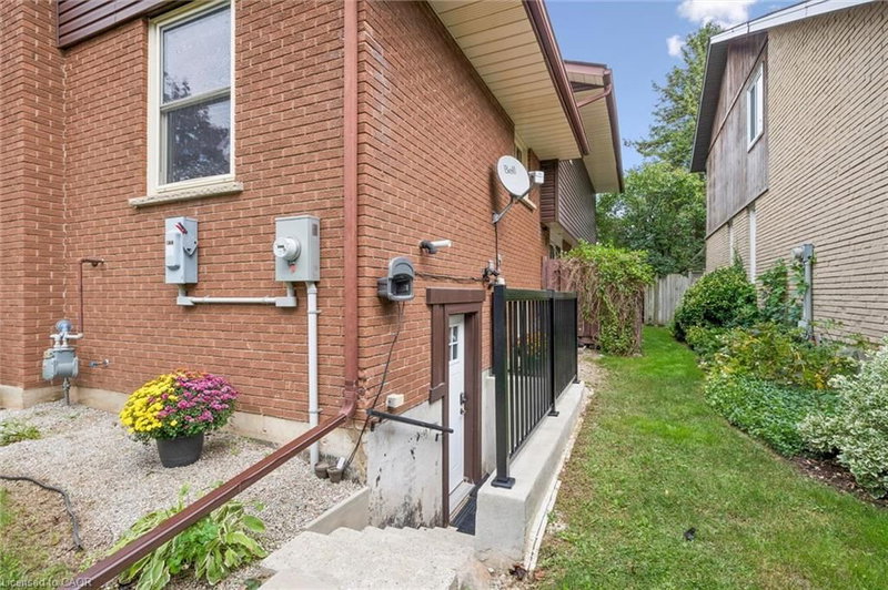 21 Colebrook Court