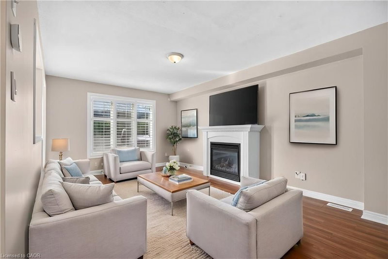 72 Etherington Crescent