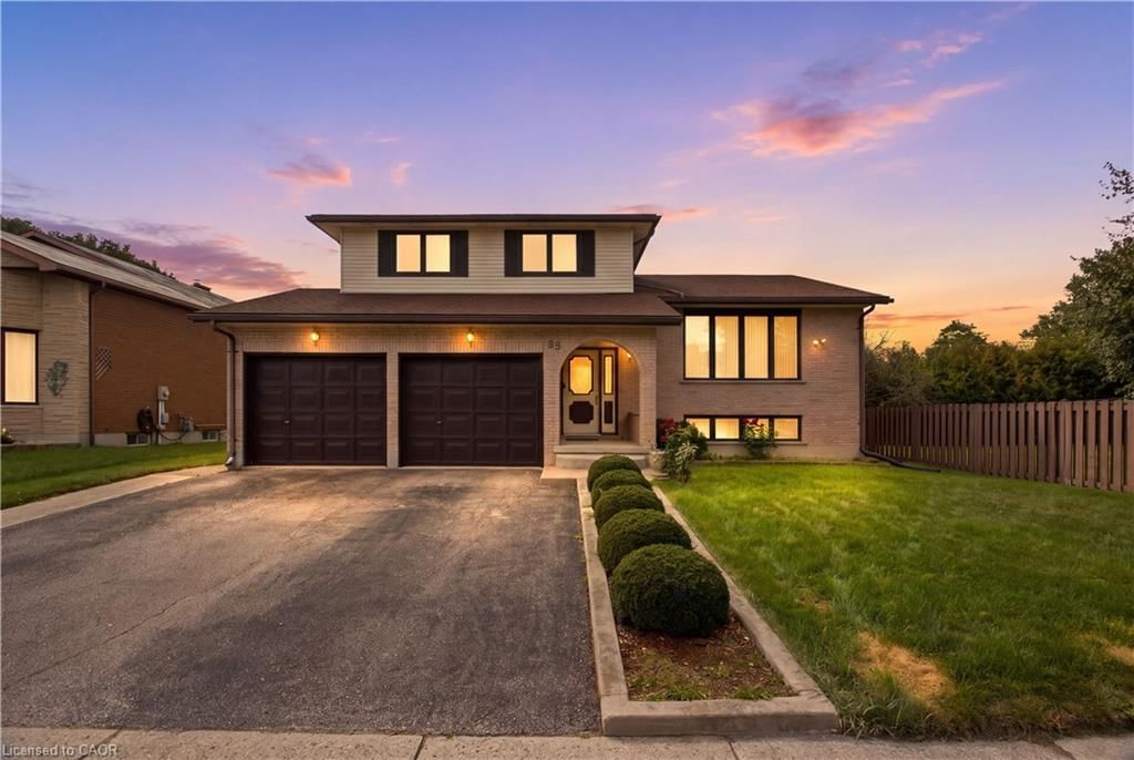 Single Family Residence for sale at 93 Old Chicopee Drive, Kitchener, ON, N2A 3R7 - Idlewood/Lackner Woods - MLS: 40864390