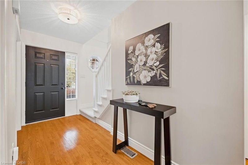 211 Eastforest Trail