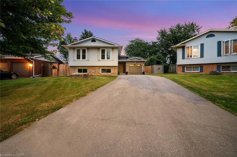 3929 Vineyard Crescent