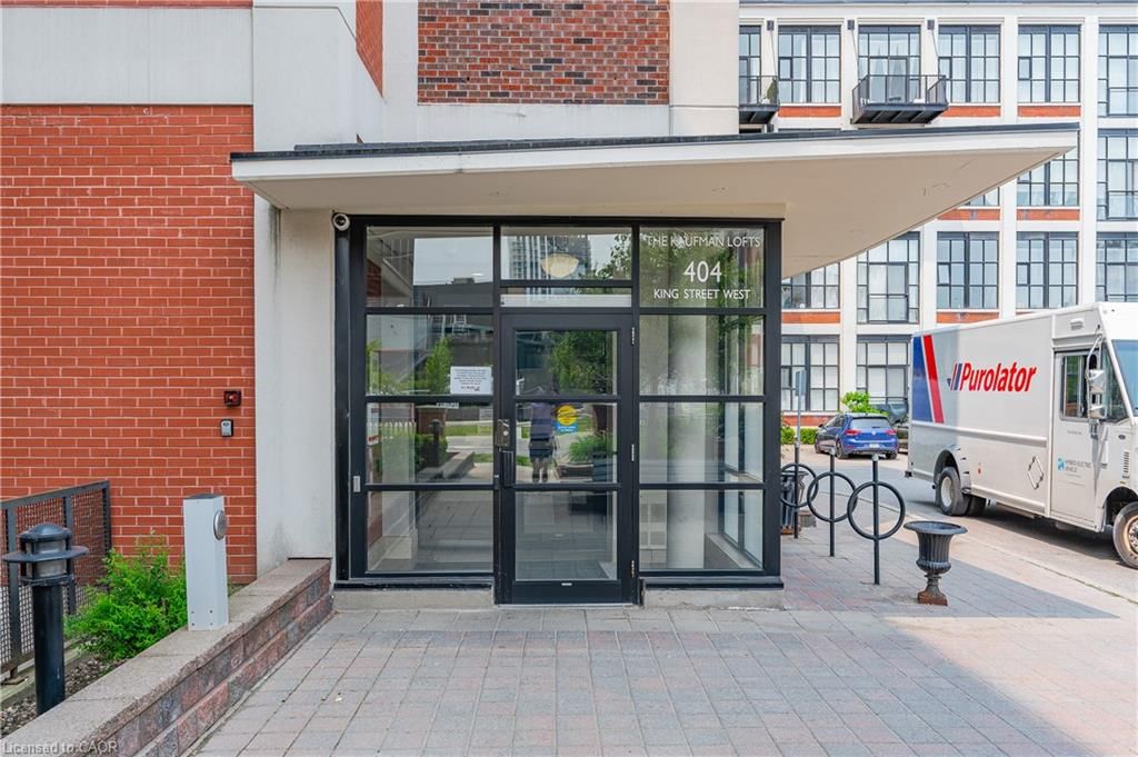 308 - 404 King Street W 3