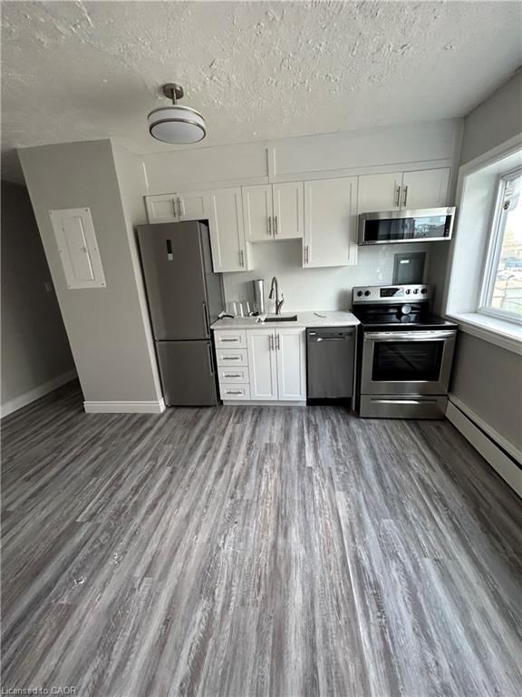 205 - 385 Melvin Avenue