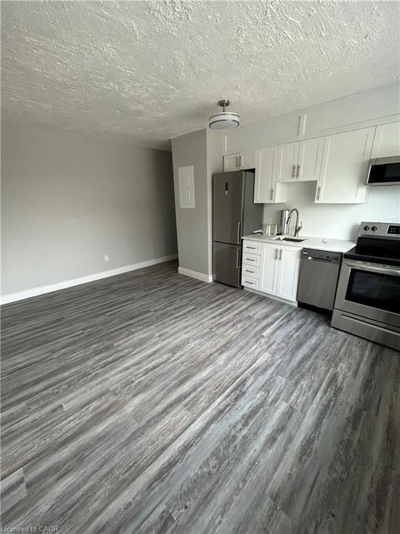 205 - 385 Melvin Avenue