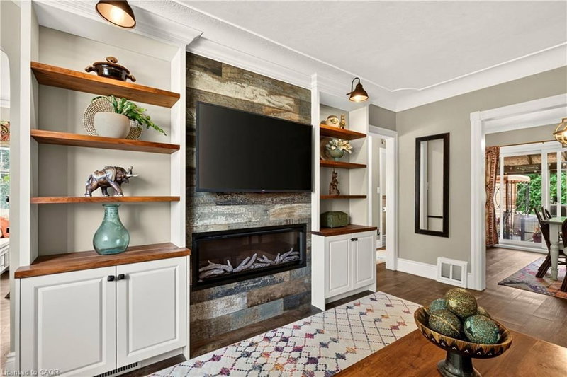 5 Cameron Avenue photo 4