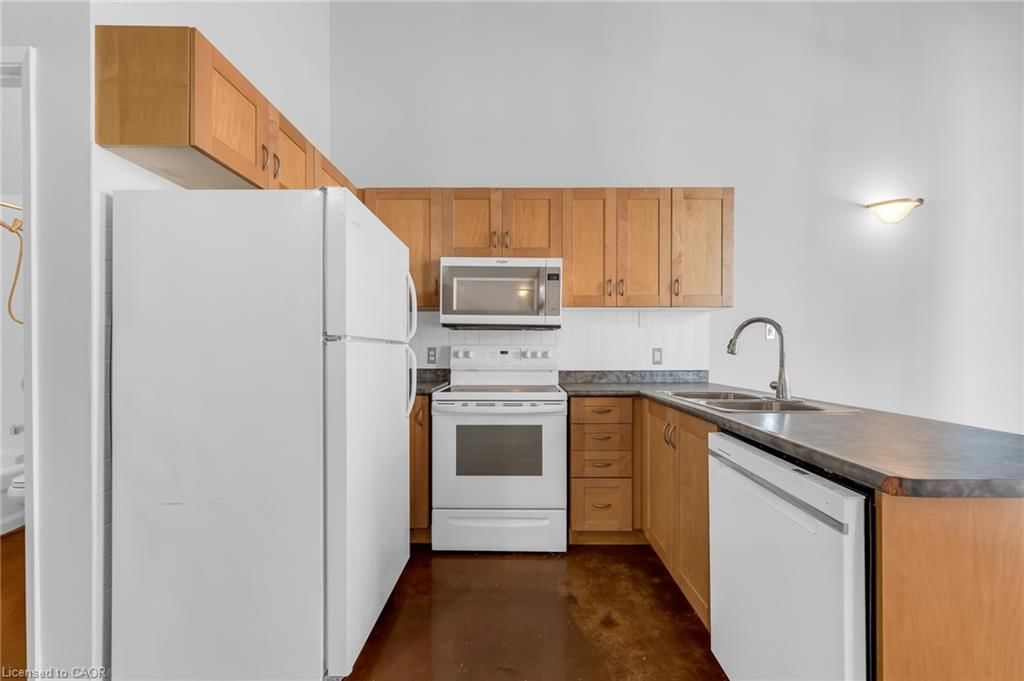 405 - 11 Rebecca Street, Hamilton 3