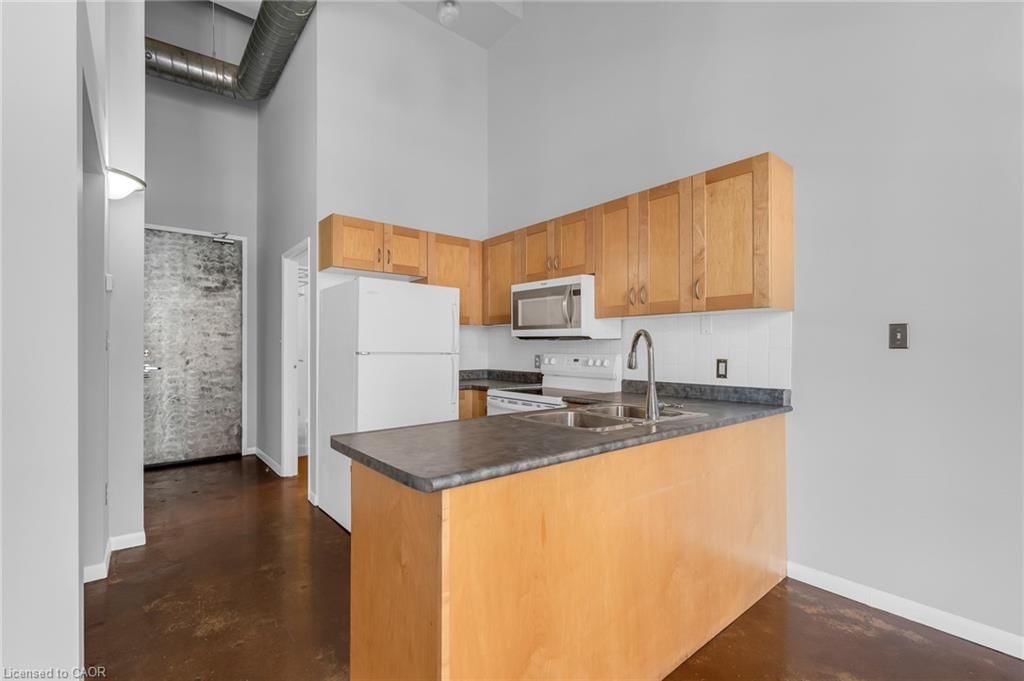 405 - 11 Rebecca Street 4