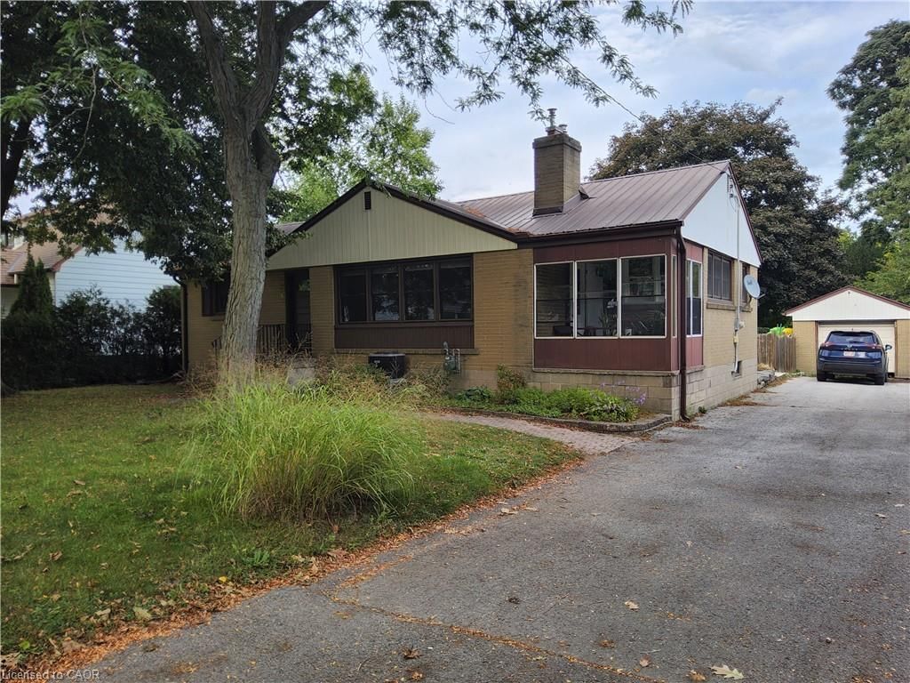Single Family Residence for sale at 33 Lee Avenue, Simcoe, ON, N3Y 3K3 - Town of Simcoe - MLS: 40864780
