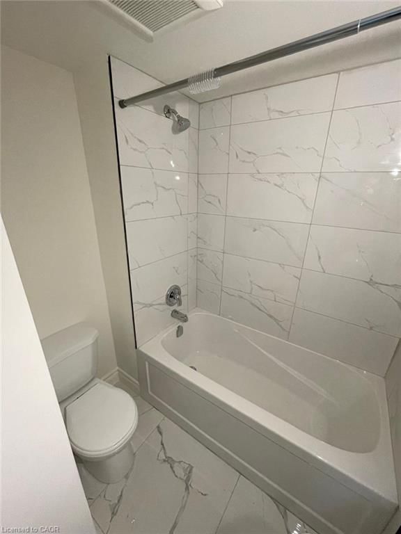 567 Woolwich Street photo 5