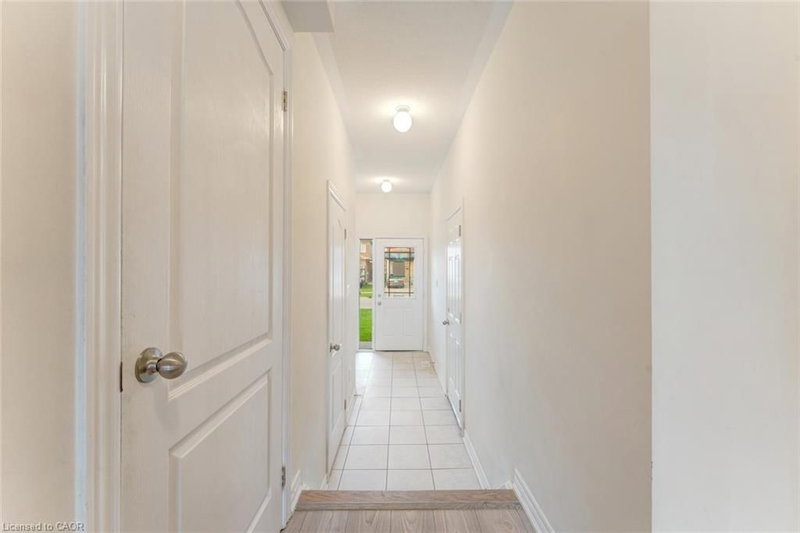 422 Krotz Street W photo 5