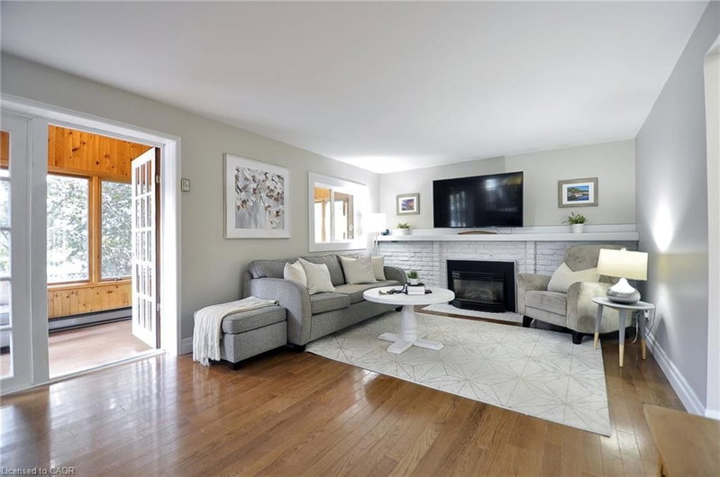 6 Cricket Hollow Place