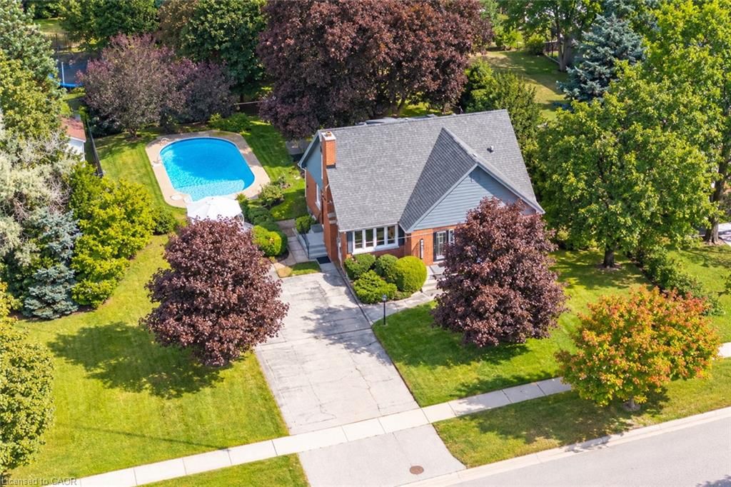 Single Family Residence for sale at 33 The Strand Avenue, Brantford, ON, N3R 1Z2 - Henderson - MLS: 40865059