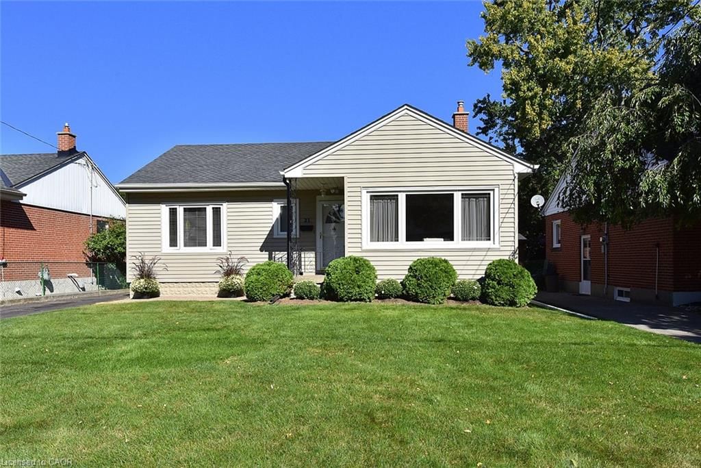 Single Family Residence for sale at 31 Kemp Drive, Hamilton, ON, L9H 2N1 - Governor - MLS: 40865098