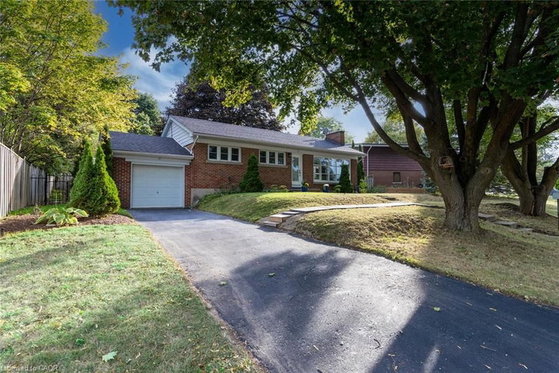 17 Orchard Crescent photo 4