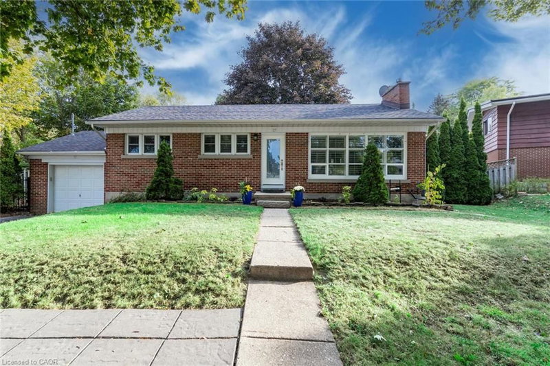 17 Orchard Crescent photo 5