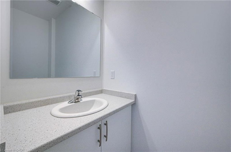 10 Munn Crescent photo 4