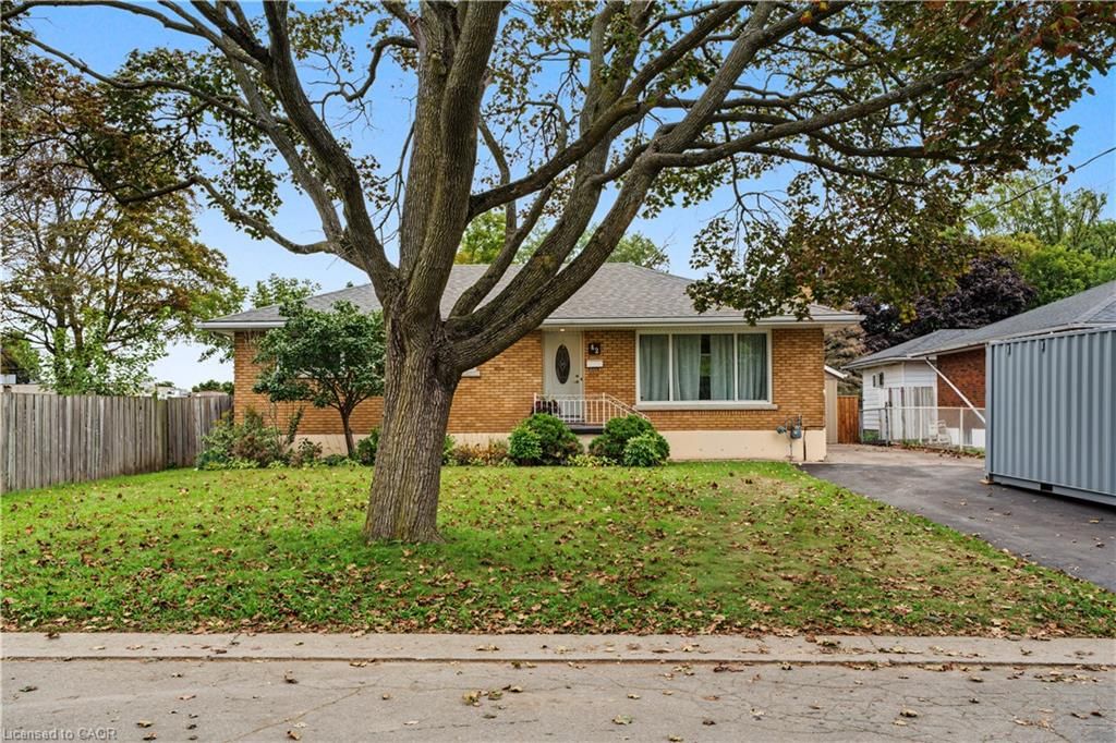 Single Family Residence for sale at 42 Woodman Drive, Brantford, ON, N3S 4K1 - Echo Place - MLS: 40865499