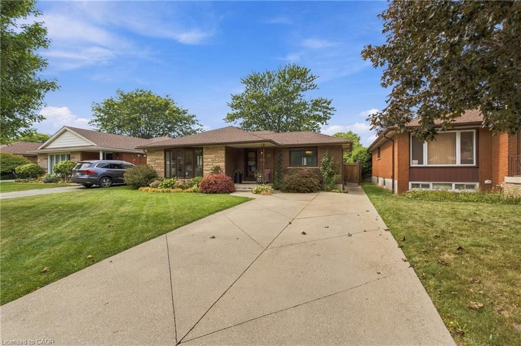 Single Family Residence for sale at 22 Sycamore Street, Hamilton, ON, L8T 3N7 - Berrisfield - MLS: 40865503