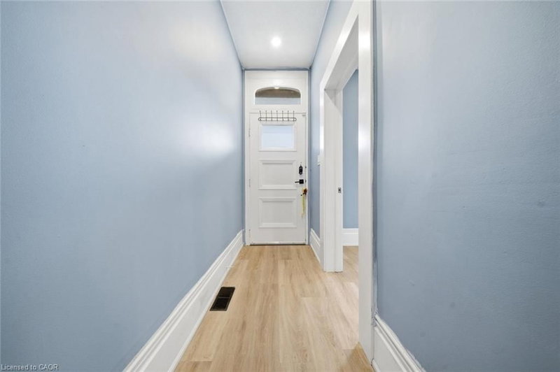194 Brant Avenue photo 5
