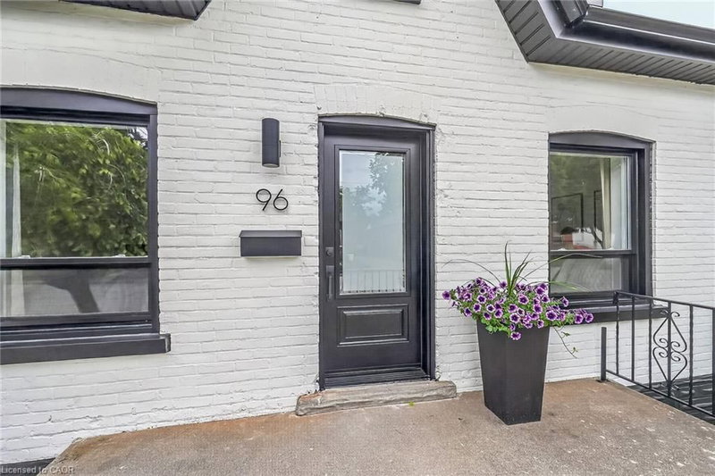 96 Aberdeen Avenue photo 4
