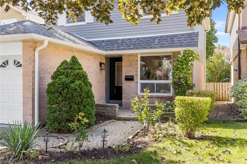 6454 Colebrook Crescent