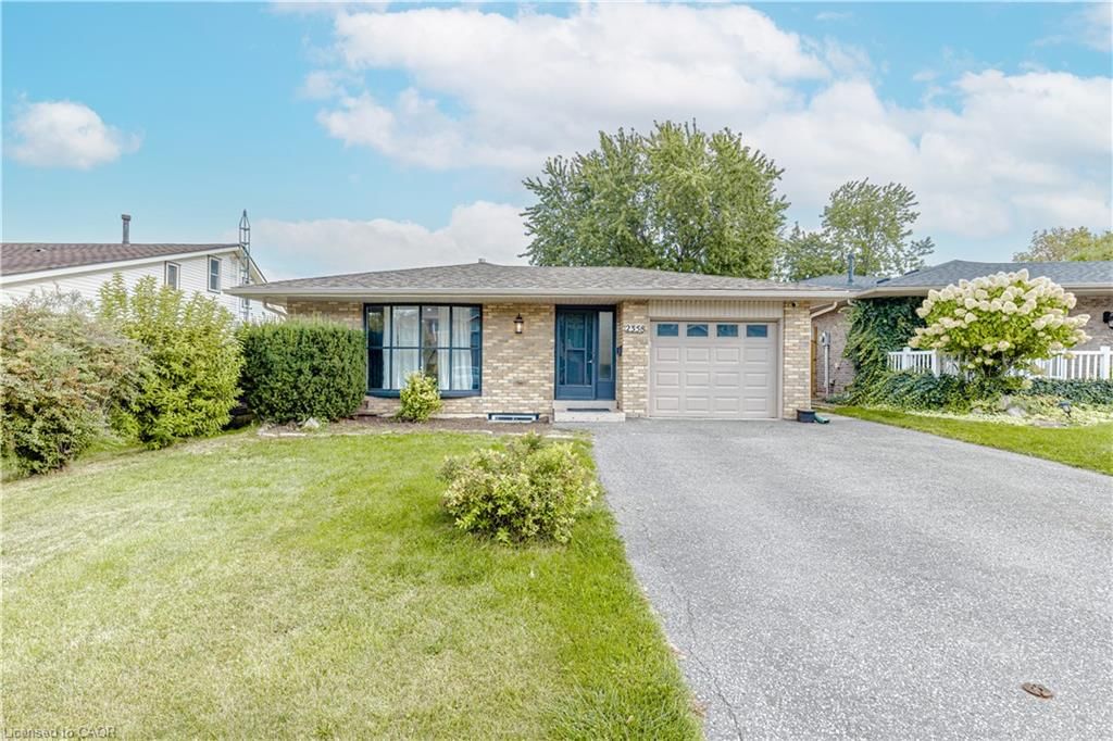 Single Family Residence for sale at 2358 Arnold Crescent, Burlington, ON, L7P 4G3 - Brant Hills - MLS: 40865579