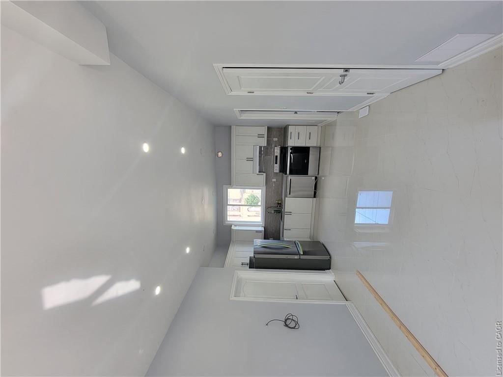 103 Peel Street — photo 4
