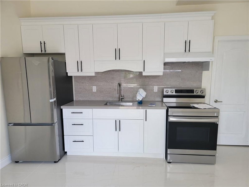 103 Peel Street photo 5