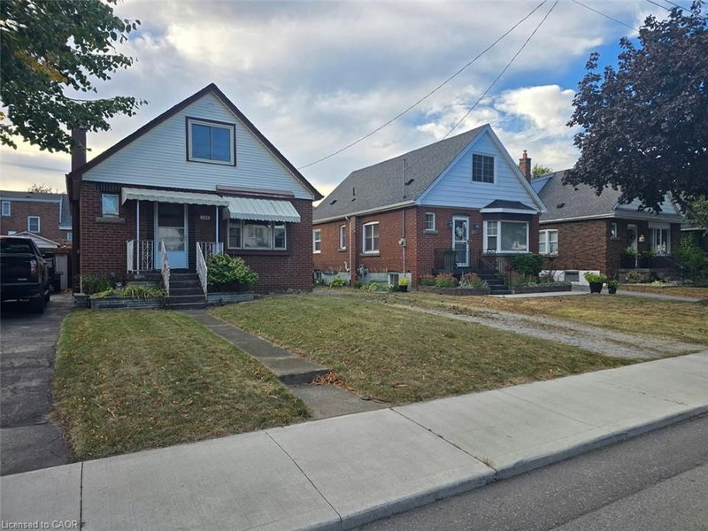 124 Crosthwaite Avenue S