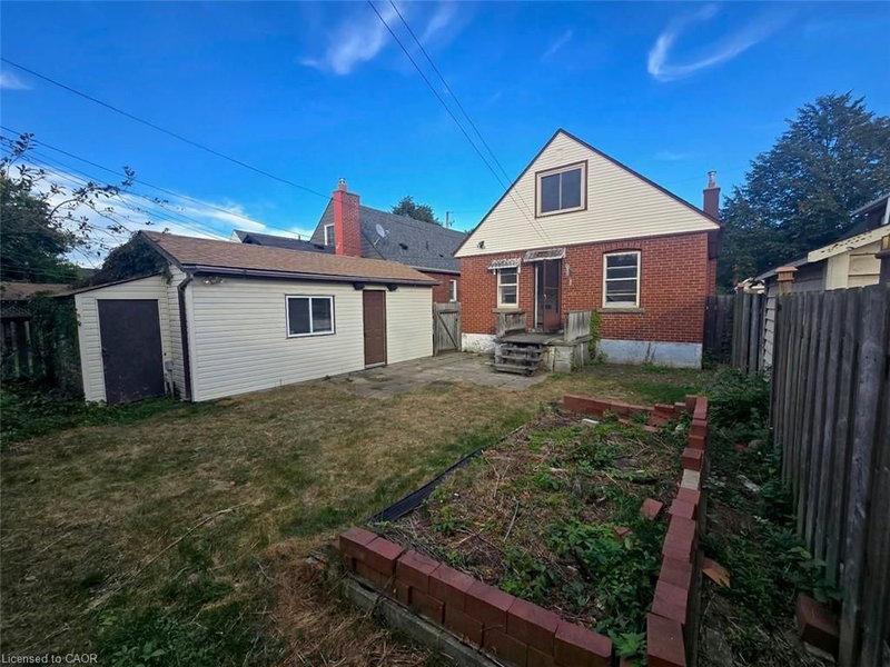 124 Crosthwaite Avenue S photo 5