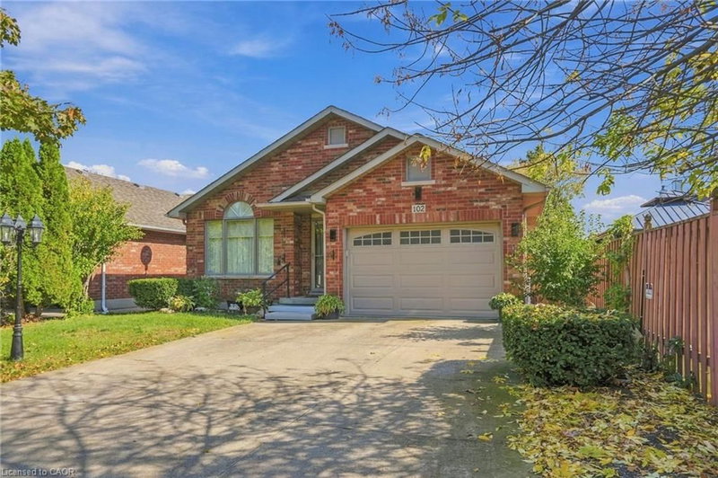 102 Cove Crescent