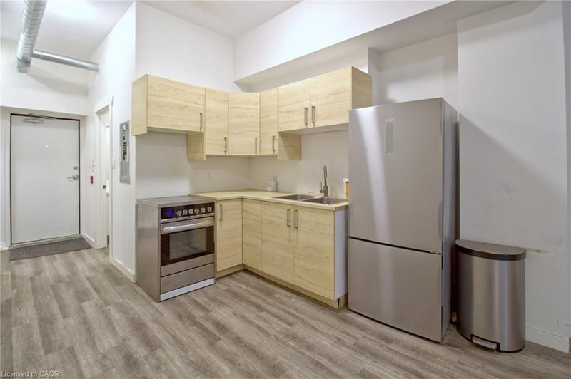 91 James Street N photo 5