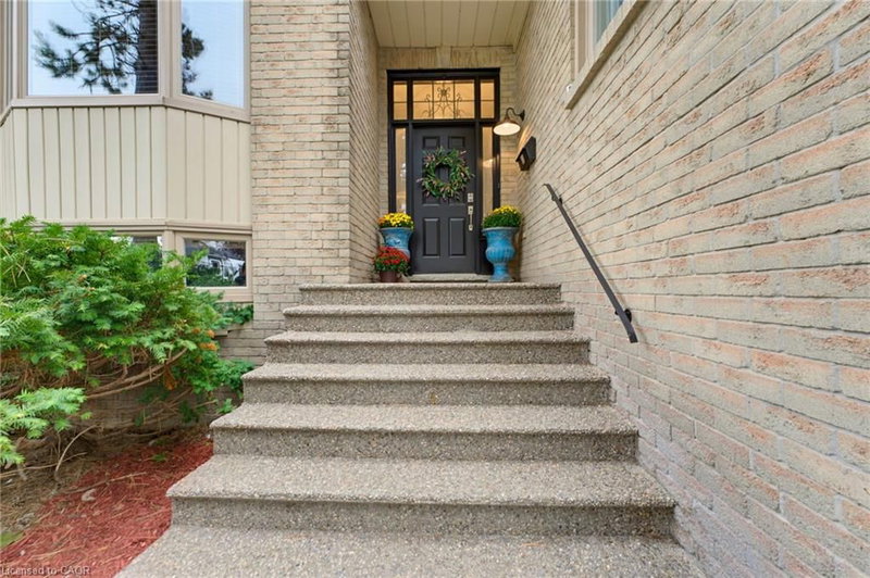 28 Seymour Drive photo 4