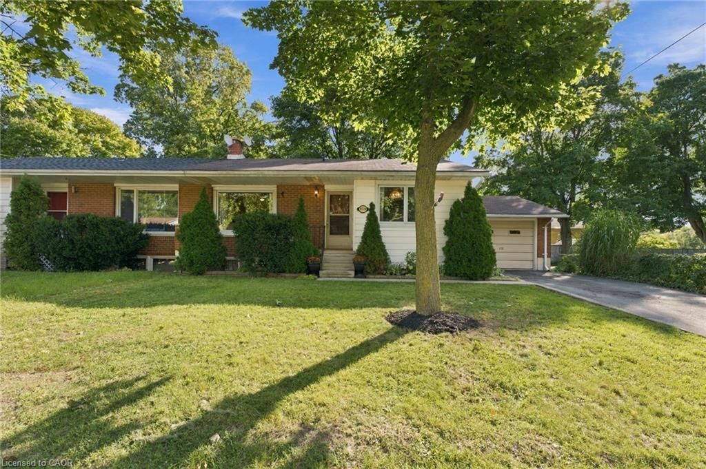 Single Family Residence for sale at 229 Drury Lane, Strathroy, ON, N7G 3E7 - NW - MLS: 40865718