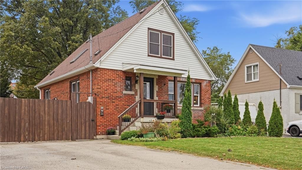 Single Family Residence for sale at 42 Delevan Crescent, Hamilton, ON, L9A 4A7 - Hill Park - MLS: 40865896