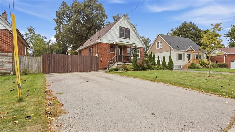 42 Delevan Crescent photo 4