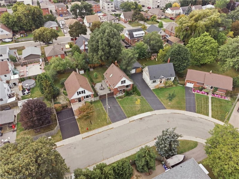 42 Delevan Crescent photo 5