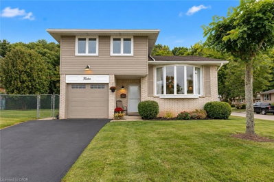 12 Brae Crest Drive