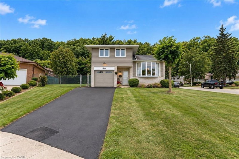 12 Brae Crest Drive