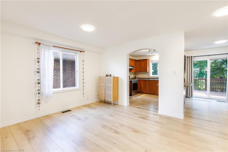 198 Charlotta Street photo 5