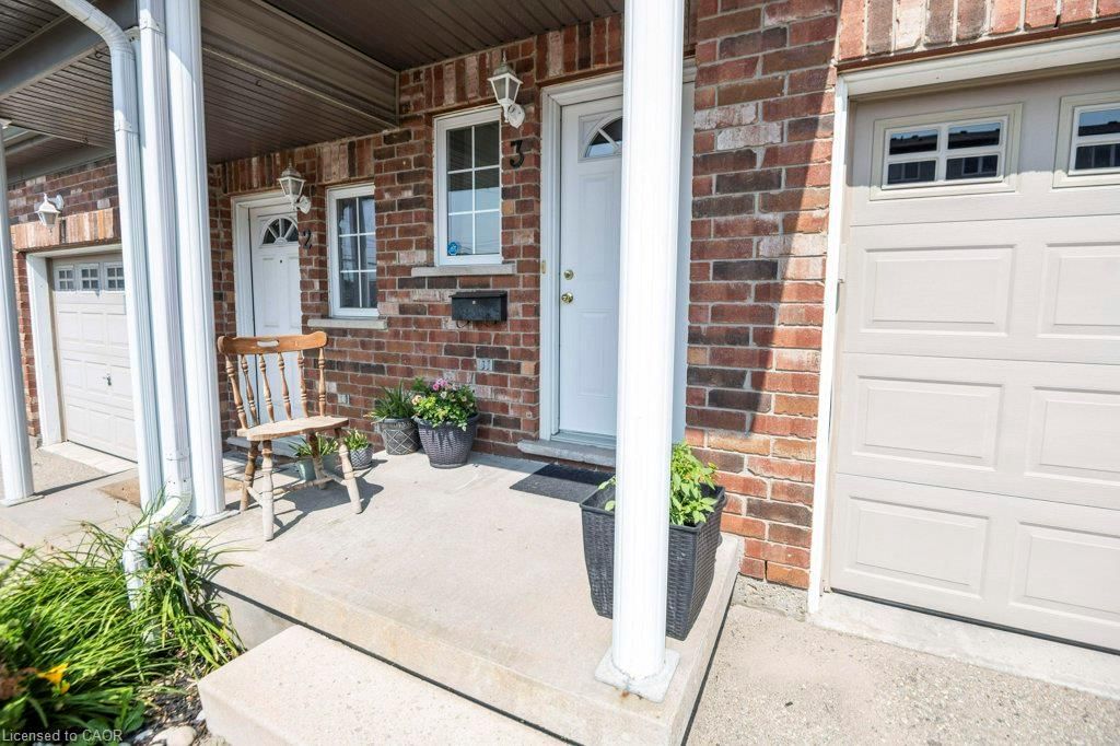 3-975 Strasburg Road, Kitchener, view 3