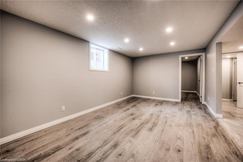 33 Ruskview Road photo 4