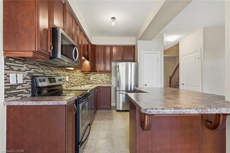 108 Marina Point Crescent photo 4