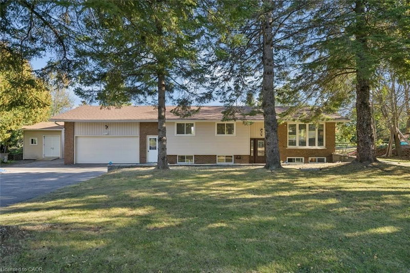 210 Patricia Crescent