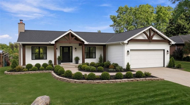 26 Leslie Drive