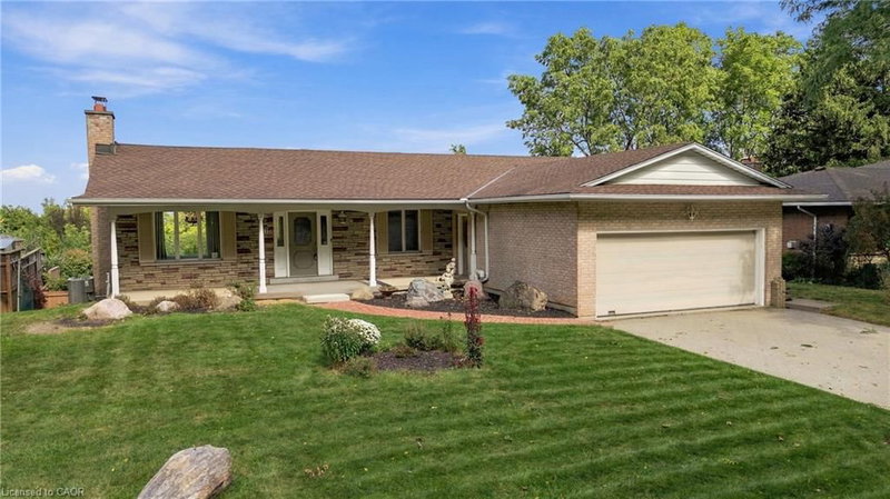 26 Leslie Drive photo 4