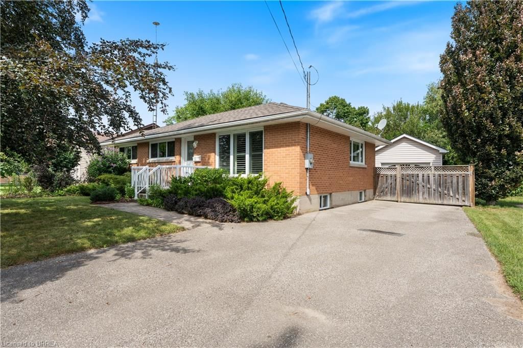Single Family Residence for sale at 25 Wayne Drive, Brantford, ON, N3R 2Y6 - Fairview/Greenbrier - MLS: 40866229