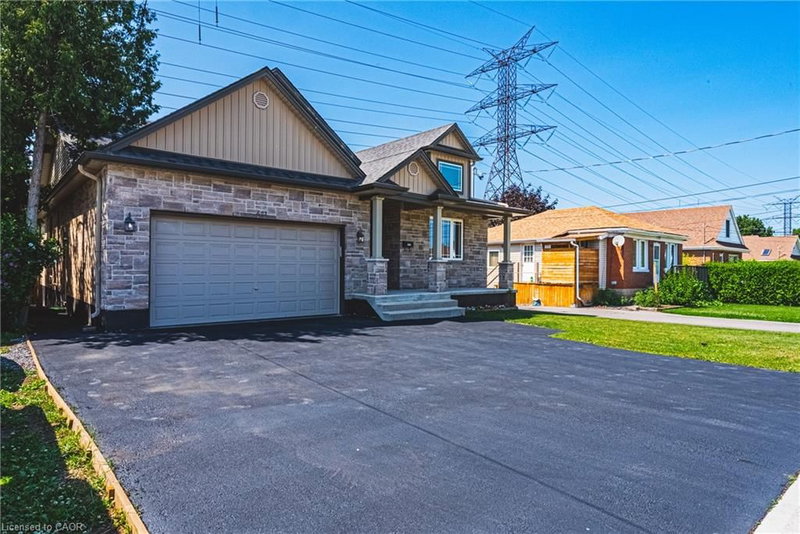 602 Cochrane Road photo 2