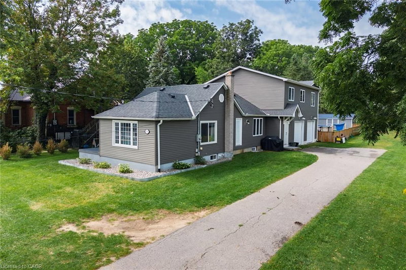 78 Oak Street photo 2